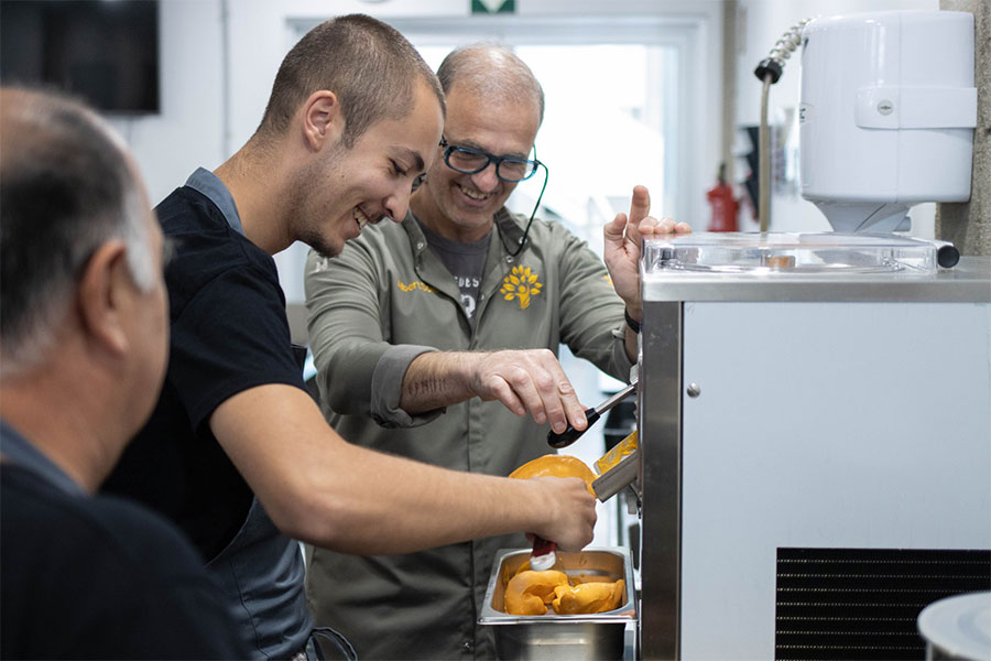Albert Soler y Lluís Ribas enseñan el potencial del helado en la cocina molecular del CIB