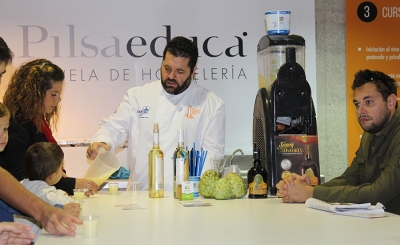 Imagen de José Helaero muestra la versatilidad de la chirimoya en Granada Gourmet