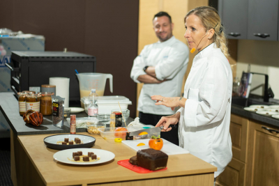 Imagen de Lleno en las demostraciones de cacao-heladería de Gelato Contemporaneo en Eurochocolate