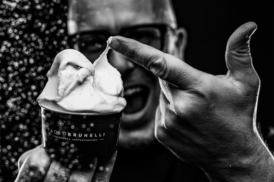 Imagen de Paolo Brunelli y sus helados de inspiración navideña