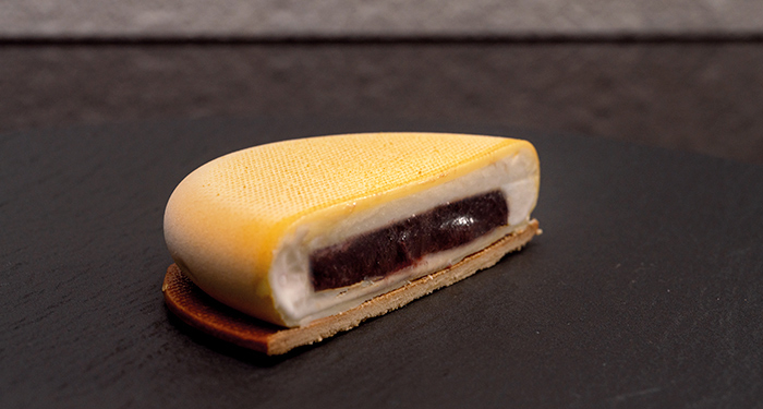Tarta helada de queso Gruyère y peras al Malbec, de Juan Pablo Colubri